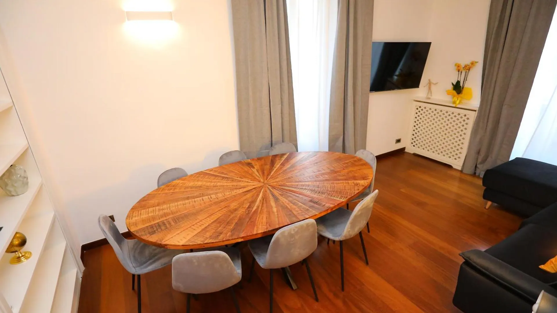 Prestige Crescenzio Apartment Rome Italy